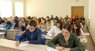 Студэнты і выкладчыкі БДПУ прынялі ўдзел у рэспубліканскім дыктанце, прымеркаванам да Дня народнага адзінства