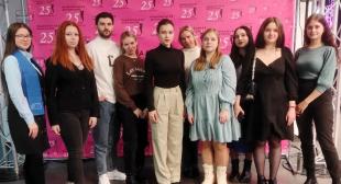Активисты молодежного крыла приняли участие в пресс-конференции в Национальной школе красоты