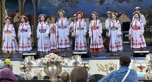 Ансамбль музыки и песни «Ярыца» БГПУ выступил с концертной программой республиканского фестиваля ремесел «Весенний букет»