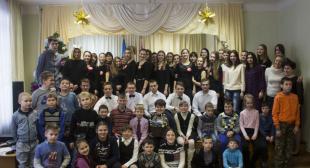 Прошла благотворительная программа волонтерского клуба «Радуга»