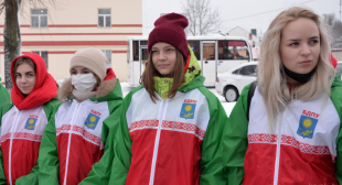Газета «Крупскі веснік». Участники «Звездного похода» посетили мемориал памяти погибших воинов-земляков и памятник жертвам Холокоста