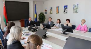 Газета «Настаўніцкая газета». «Благодарю за возможность работать в «Зубренке»: выпускники БГПУ получают распределение
