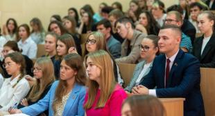 Газета «Настаўніцкая газета». Каким должен быть современный учитель? Студенты БГПУ узнали ответ от Игоря Карпенко