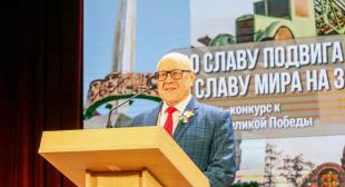 Газета «Настаўніцкая газета». Ректор БГПУ: будущим педагогам предстоит воспитывать в учениках чувство гордости за подвиг прадедов