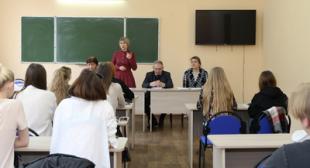 Круглый стол со студентами выпускных курсов