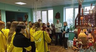 Портал Держинского района. Фотофакт. Участники «Звездного похода» остались под впечатлением от уникальных работ дзержинских мастеров