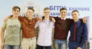«Профессия педагога – моя первая и последняя мечта!». Парни первого курса рассказывают о том, почему хотят стать учителем