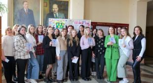 Состоялся конкурс коллажей на иностранных языках  «Портрет идеального педагога»