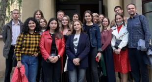 Студенты и преподаватели БГПУ посетили Национальный академический драматический театр имени Максима Горького
