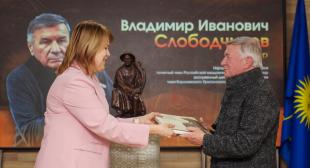В БГПУ прошла встреча с выдающимся белорусским скульптором, Народным художником Беларуси В.И. Слободчиковым