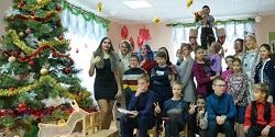 Волонтеры Института психологии БГПУ вручили подарки воспитанникам социальных учреждений